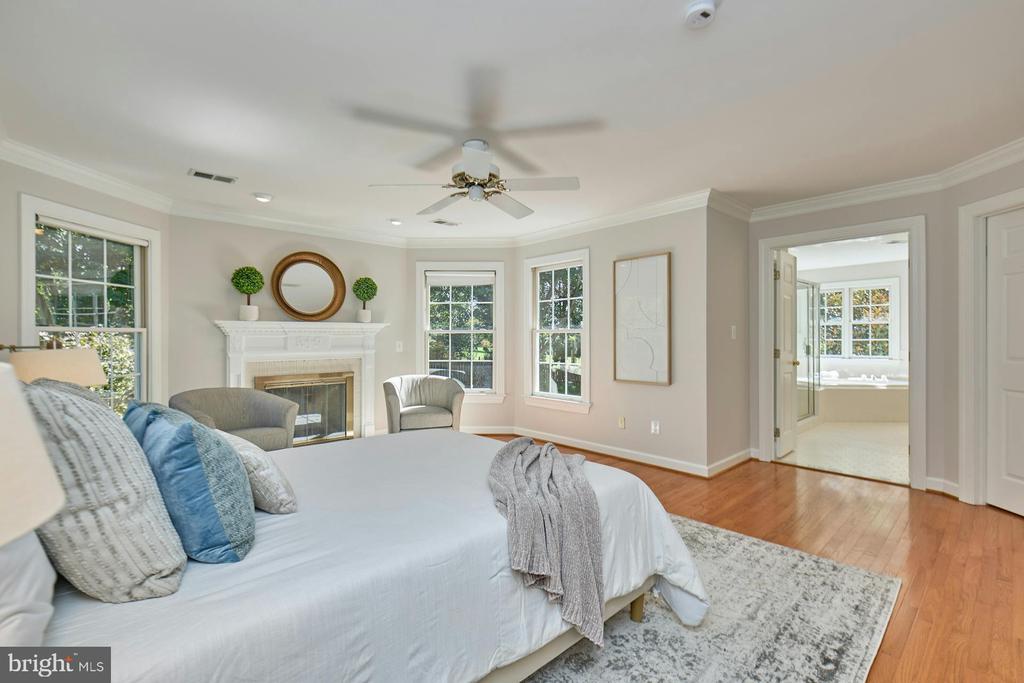 2561 HOLLY MANOR DRIVE