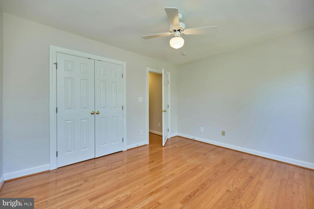 2561 HOLLY MANOR DRIVE