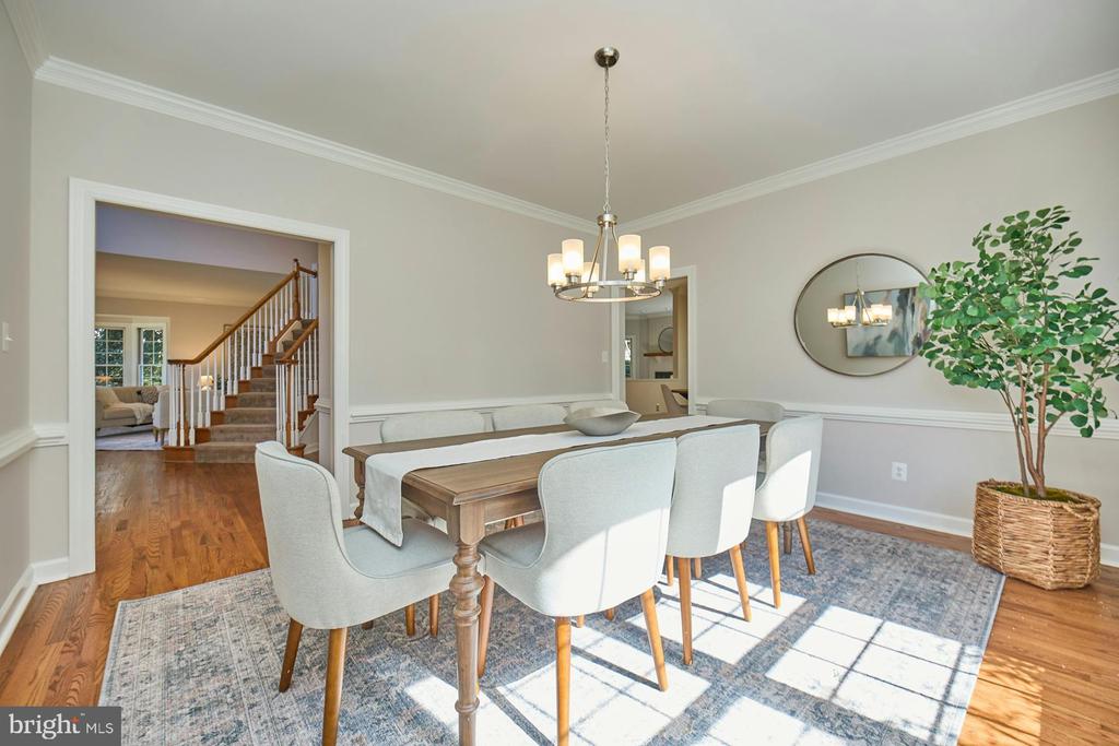 2561 HOLLY MANOR DRIVE