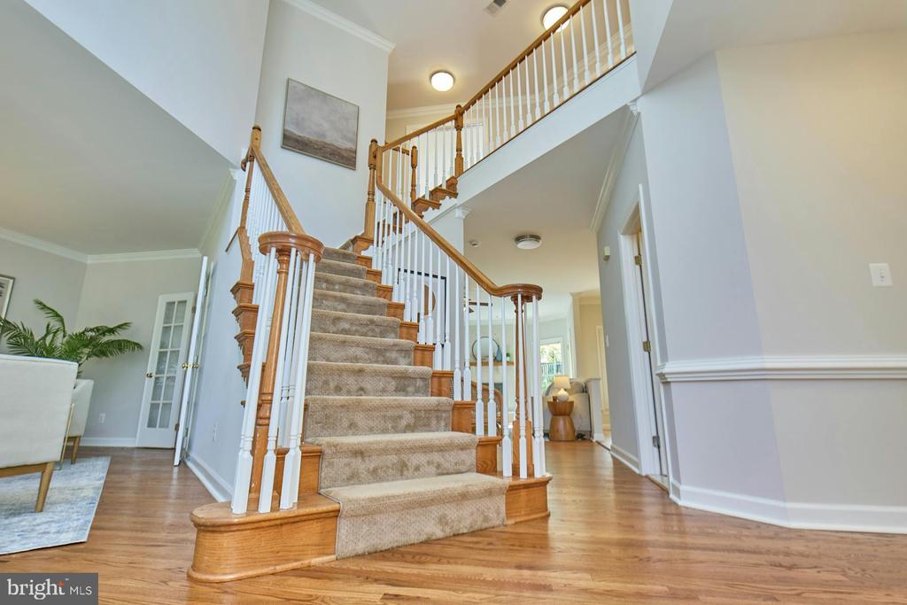 2561 HOLLY MANOR DRIVE