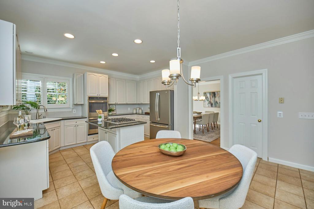 2561 HOLLY MANOR DRIVE