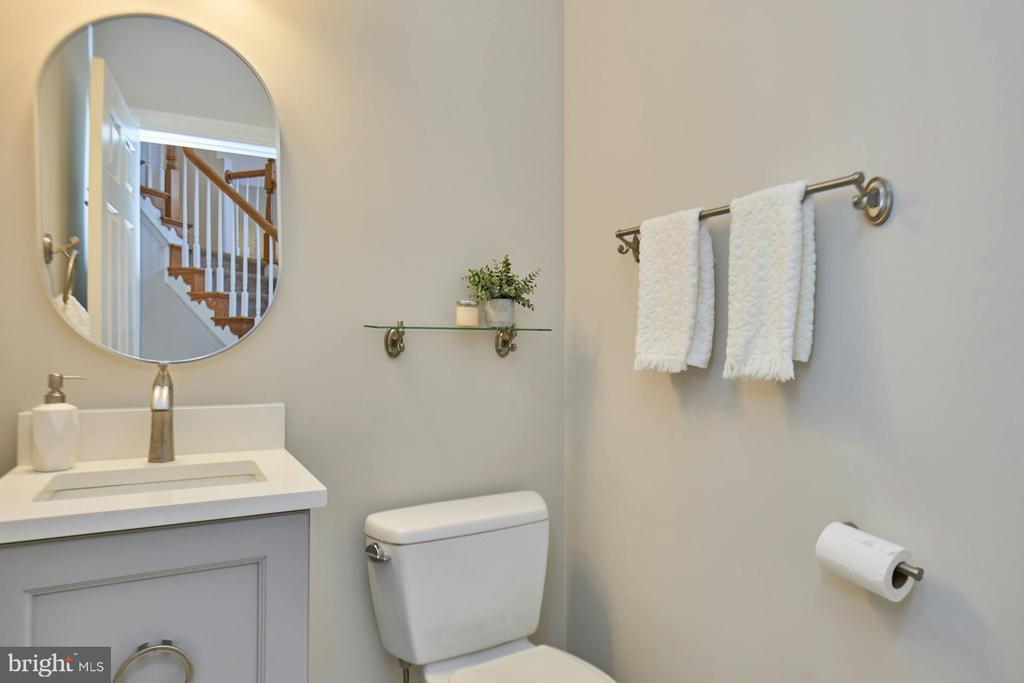 2561 HOLLY MANOR DRIVE