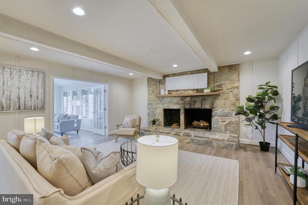 9352 TOVITO DRIVE
