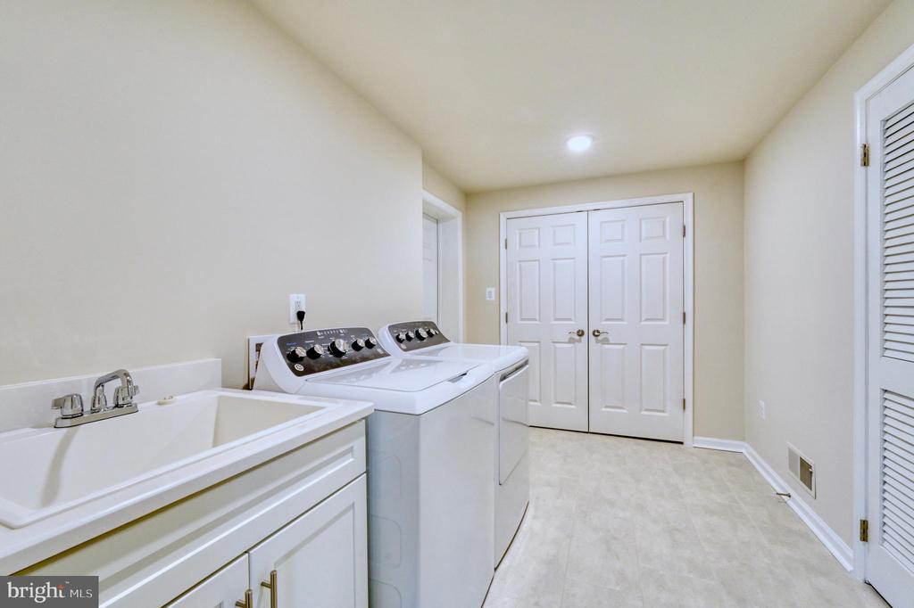 9352 TOVITO DRIVE