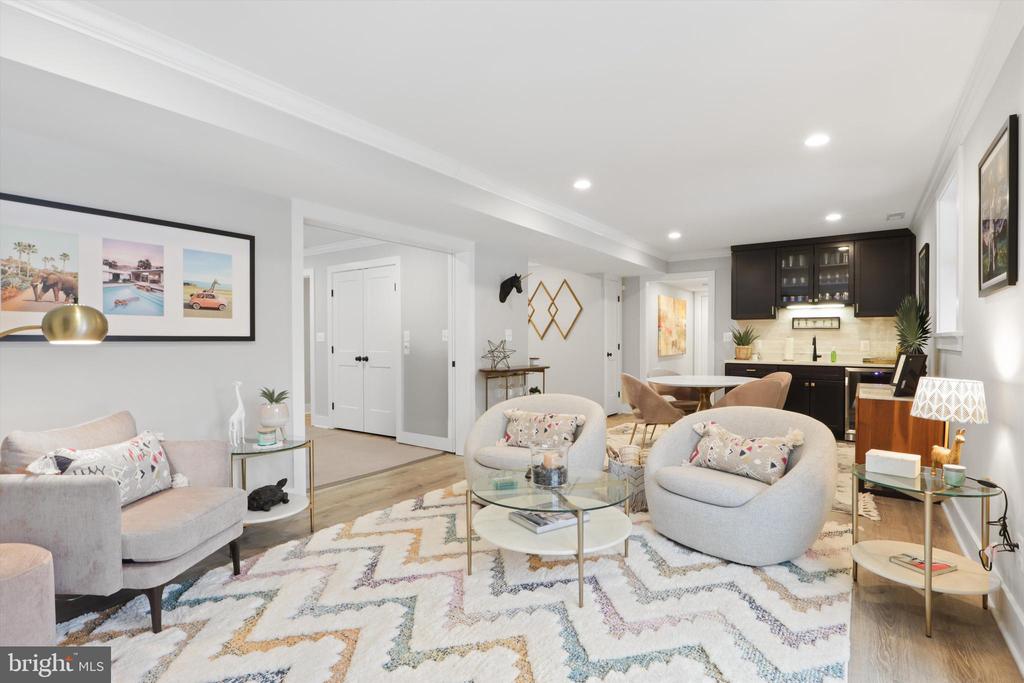 1536 FOREST LANE