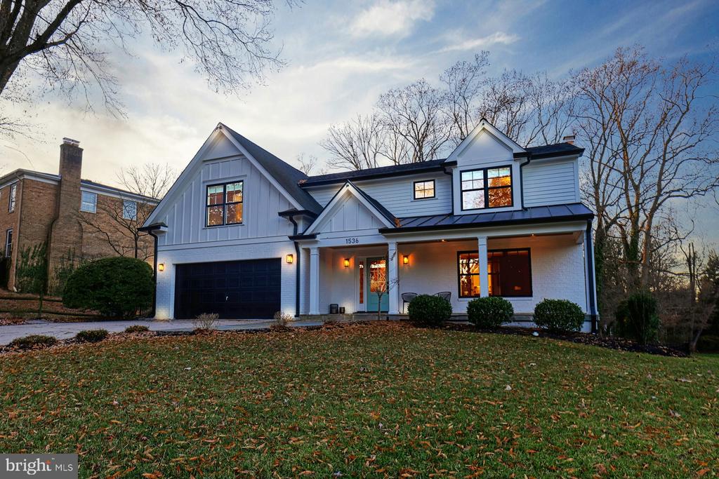 1536 FOREST LANE
