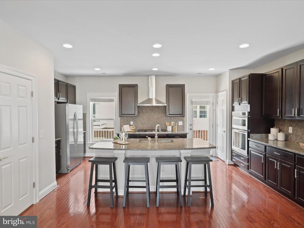 3057 WATERLOO LANE