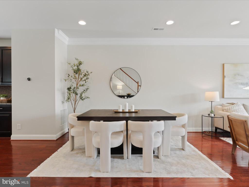 3057 WATERLOO LANE
