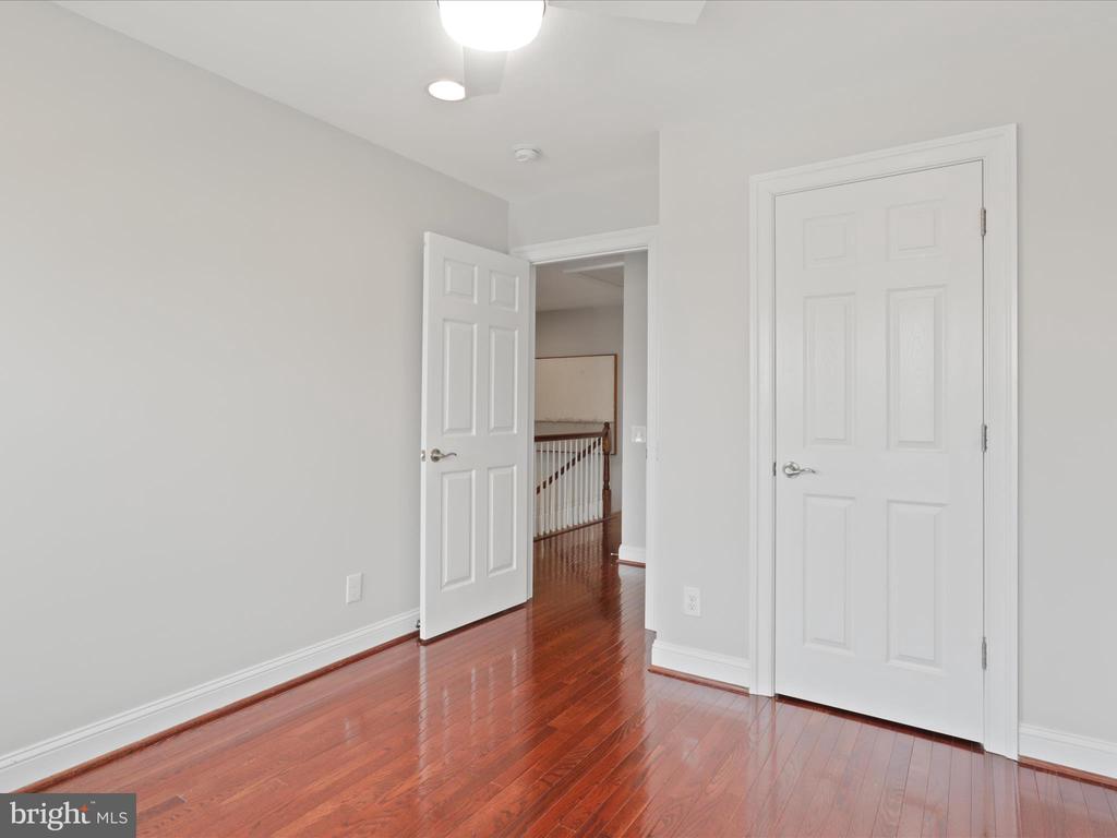 3057 WATERLOO LANE
