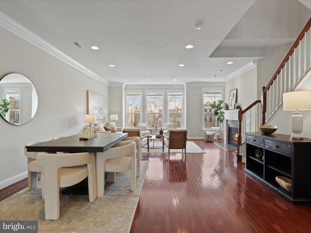 3057 WATERLOO LANE