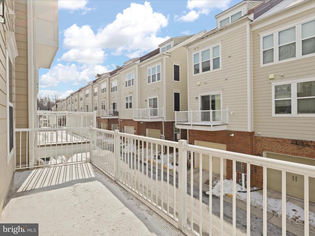 3057 WATERLOO LANE