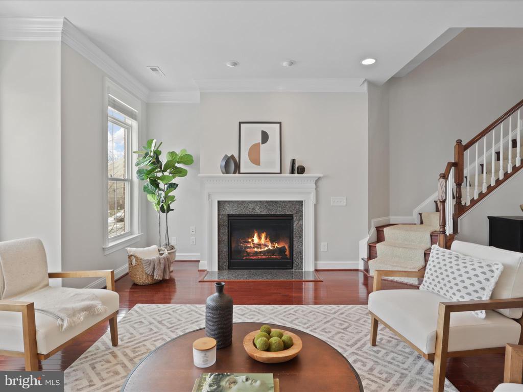 3057 WATERLOO LANE