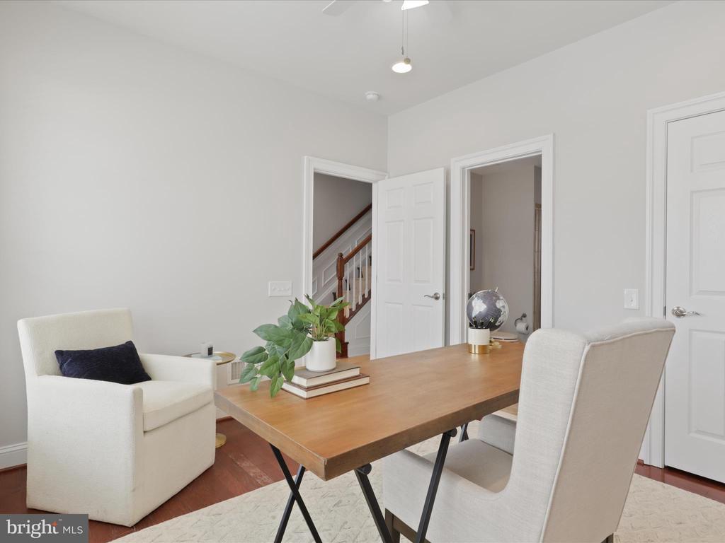 3057 WATERLOO LANE