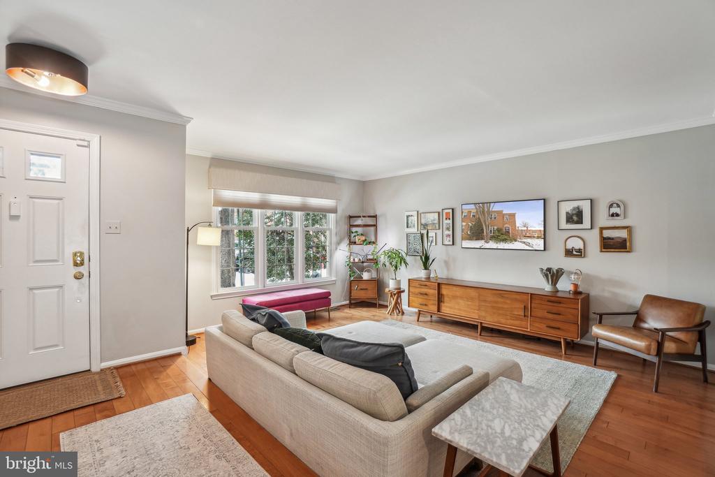 10139 VILLAGE KNOLLS COURT