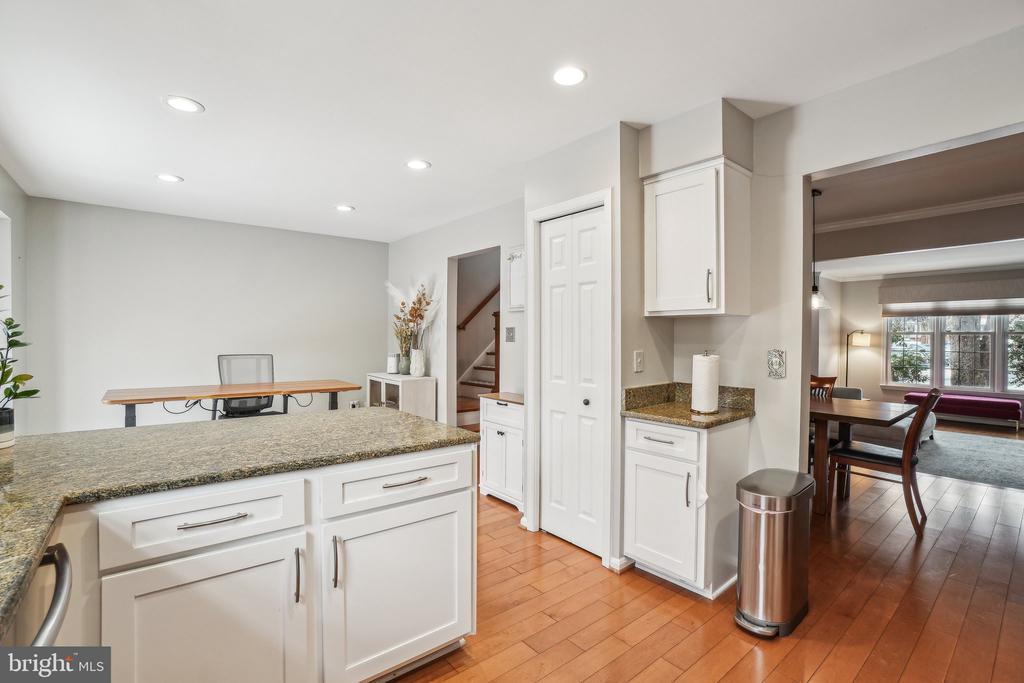 10139 VILLAGE KNOLLS COURT