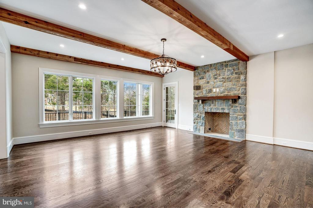 1106 TOWLSTON ROAD
