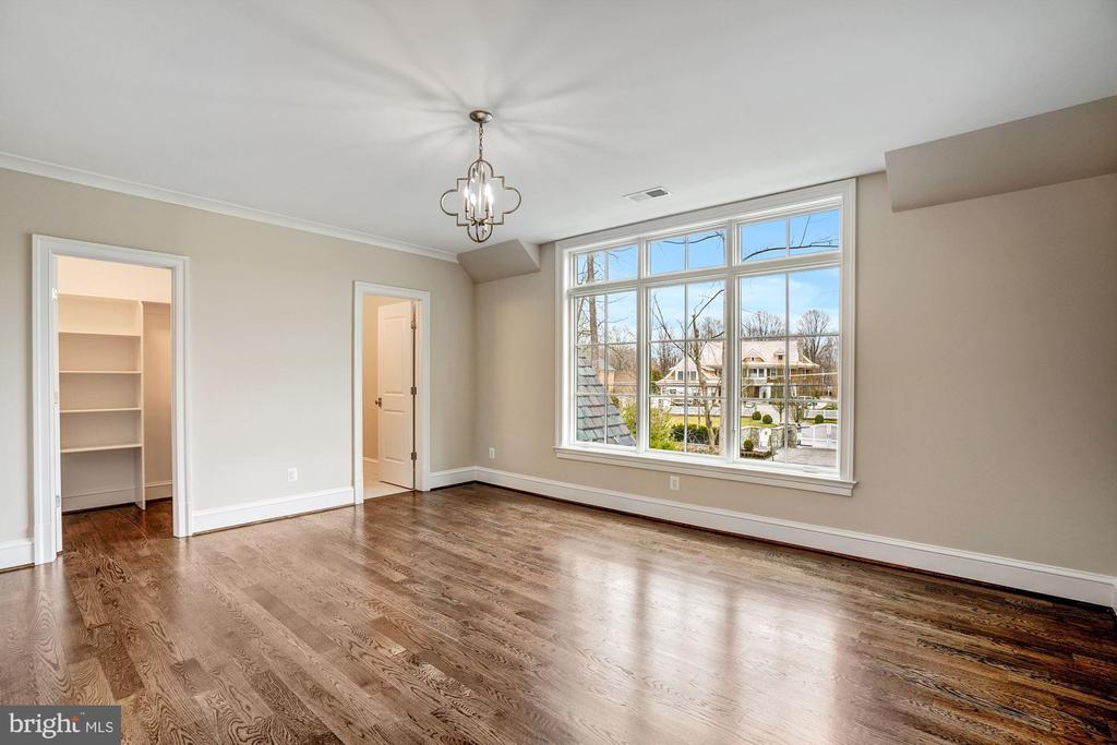1106 TOWLSTON ROAD