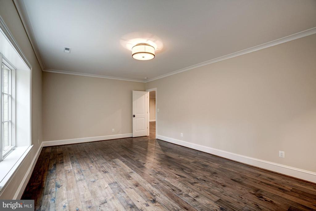 1106 TOWLSTON ROAD