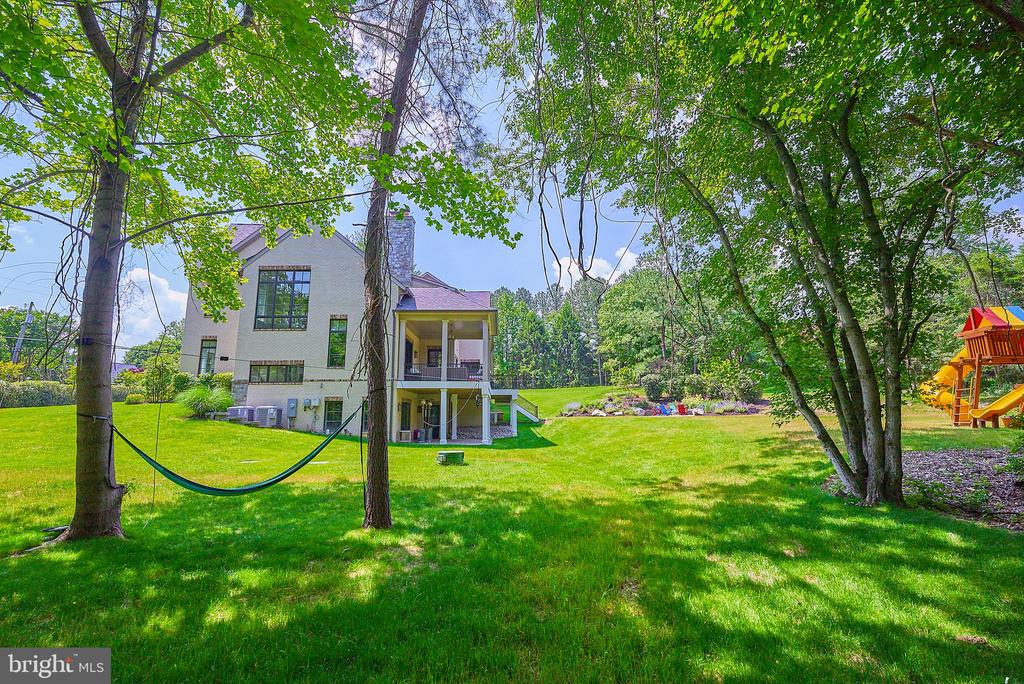 1106 TOWLSTON ROAD
