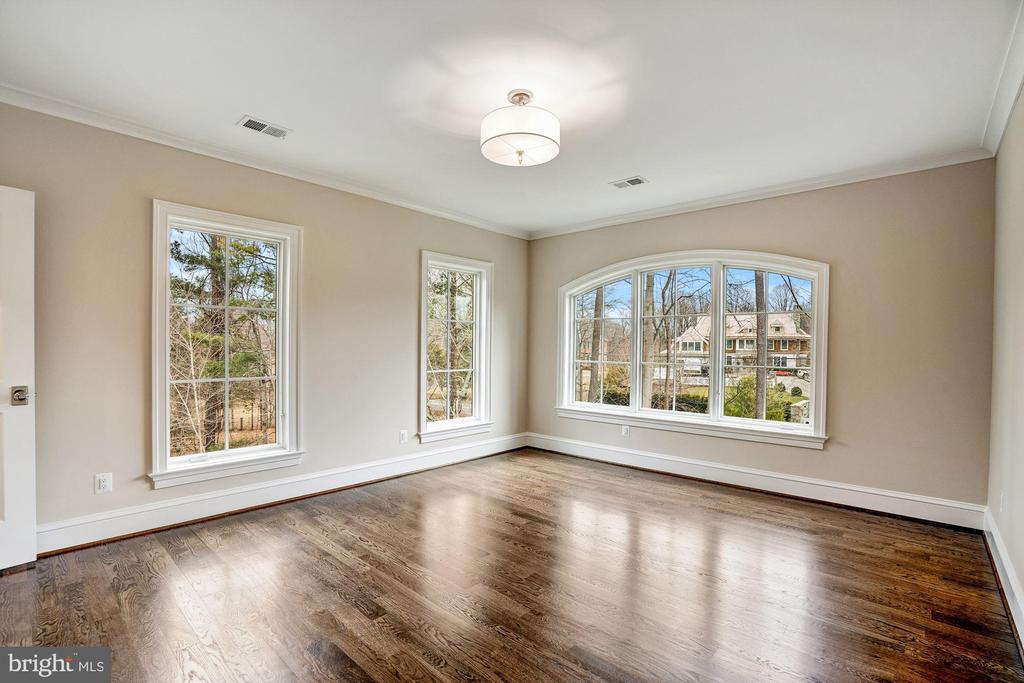 1106 TOWLSTON ROAD