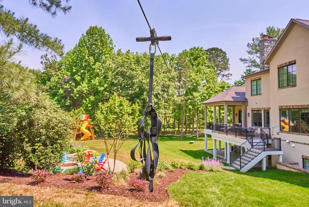 1106 TOWLSTON ROAD
