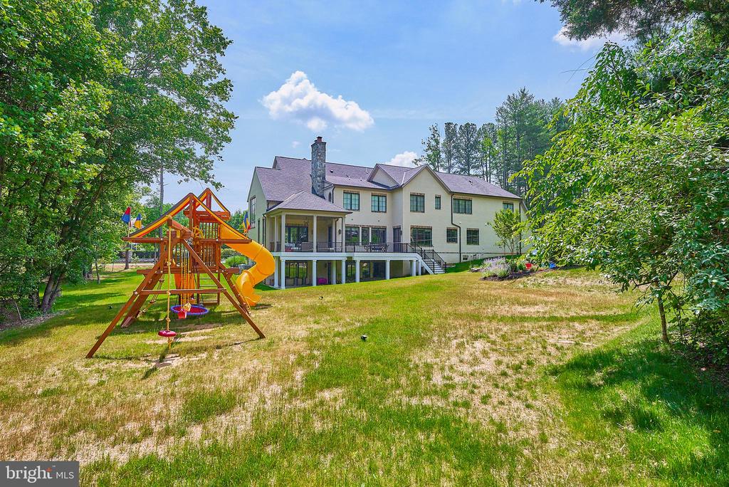 1106 TOWLSTON ROAD