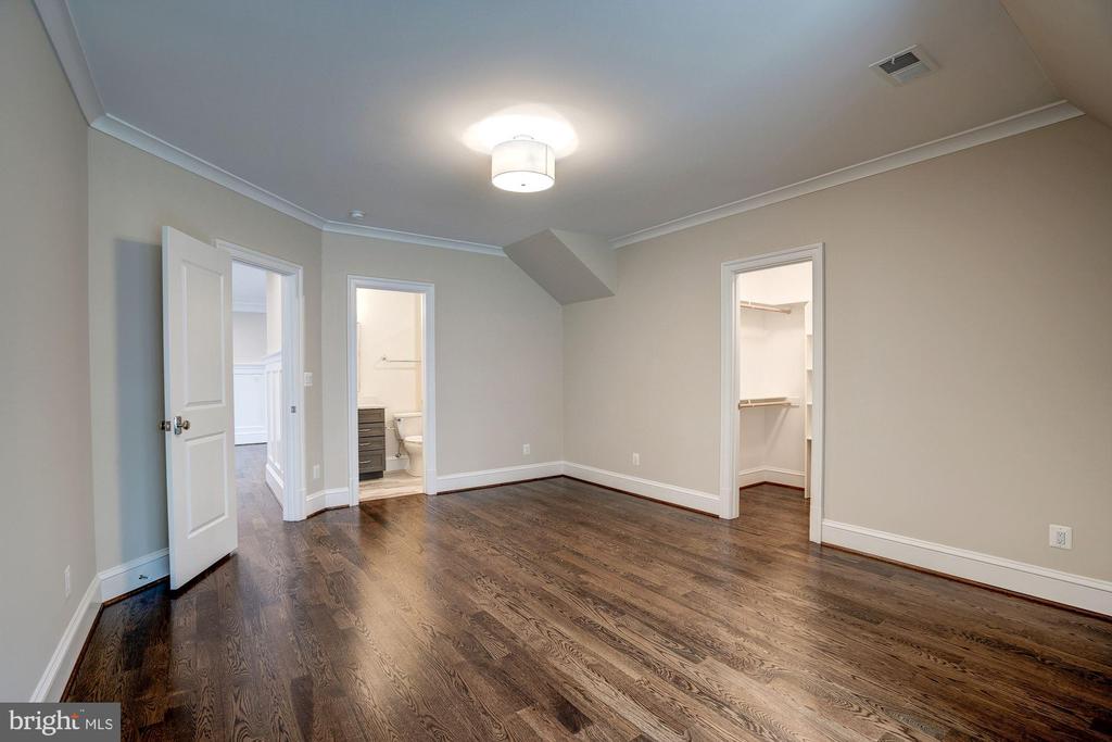 1106 TOWLSTON ROAD