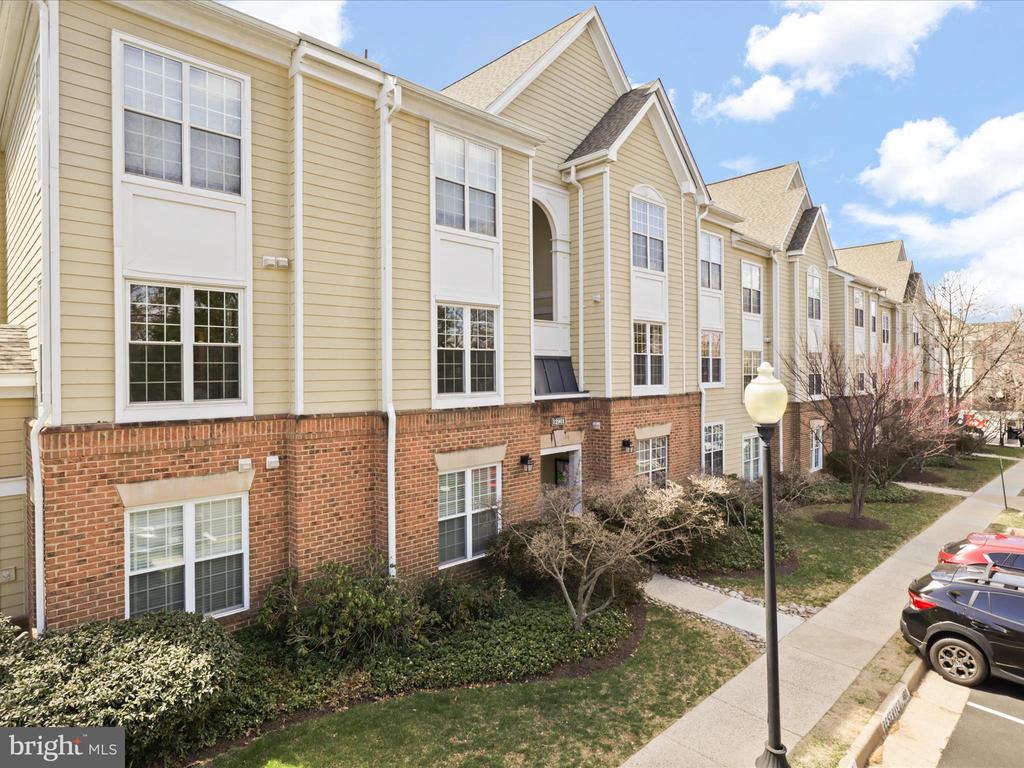 12901 ALTON SQUARE Unit: 201