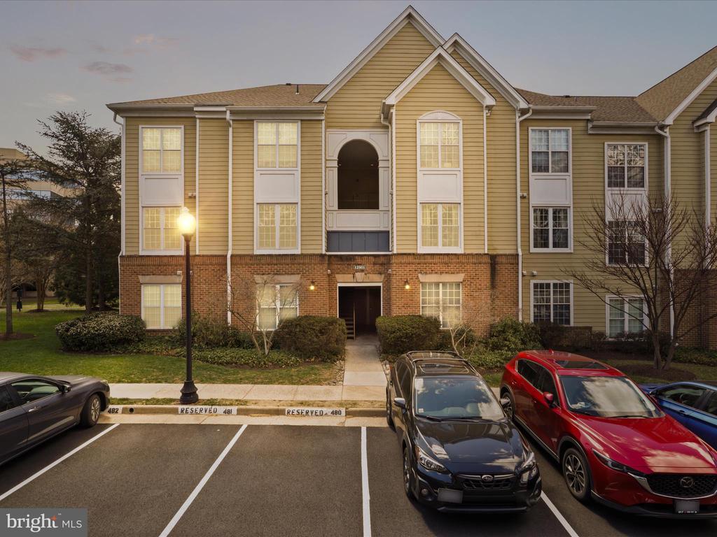 12901 ALTON SQUARE Unit: 201