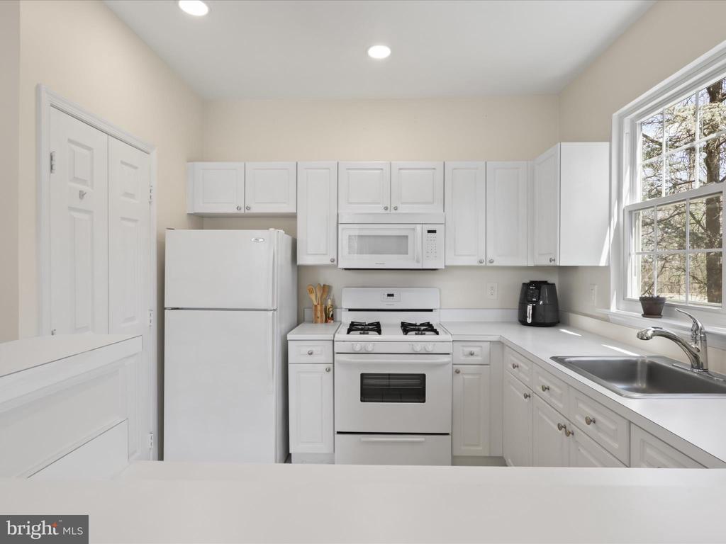 12901 ALTON SQUARE Unit: 201