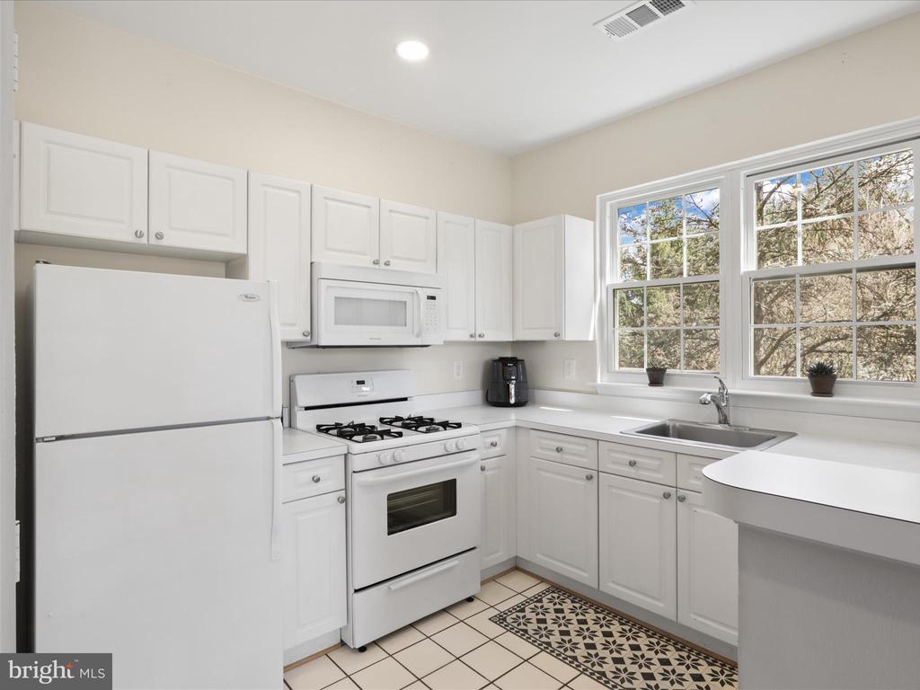 12901 ALTON SQUARE Unit: 201