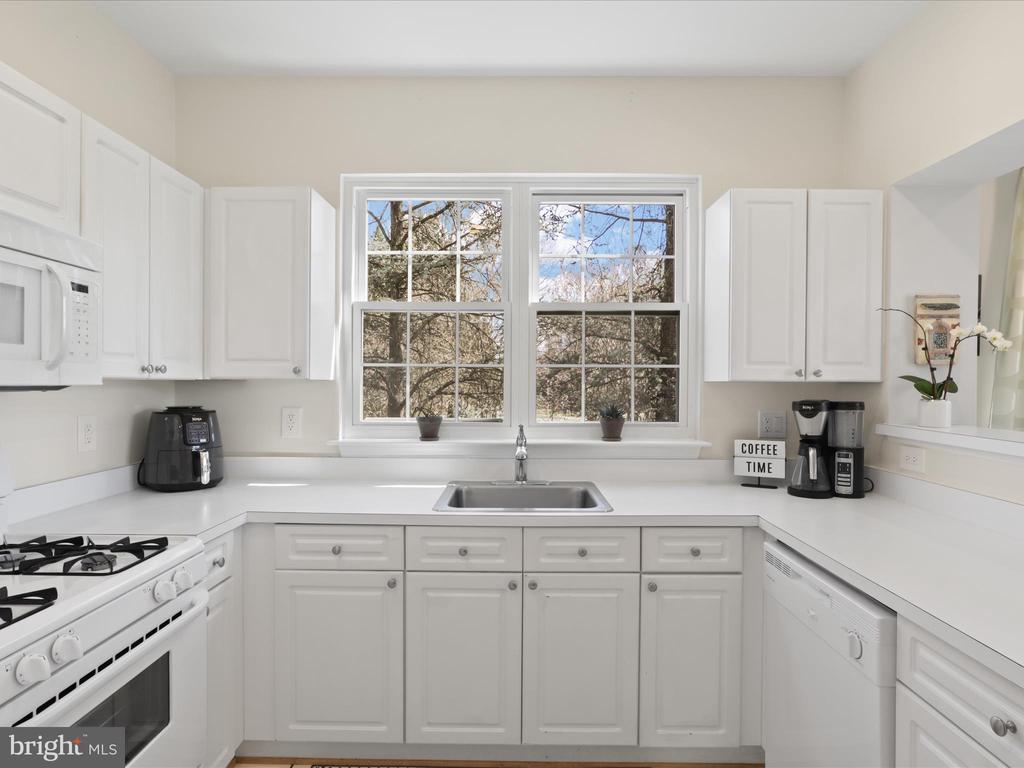 12901 ALTON SQUARE Unit: 201