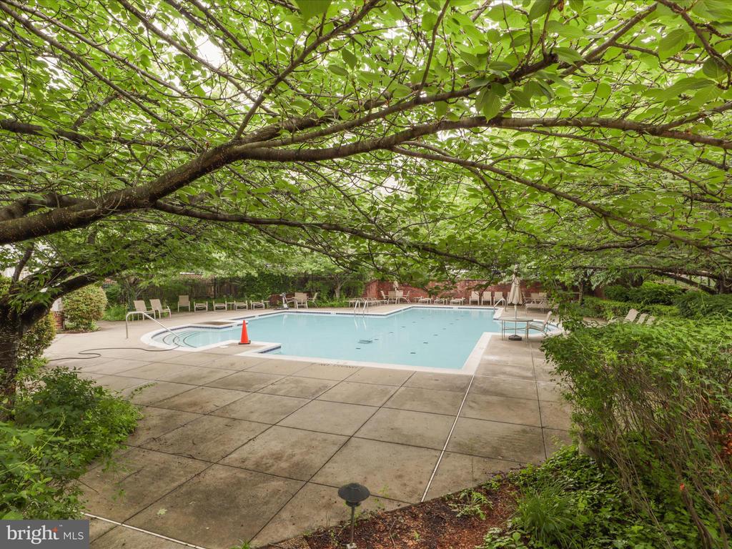 9354 DEER GLEN COURT