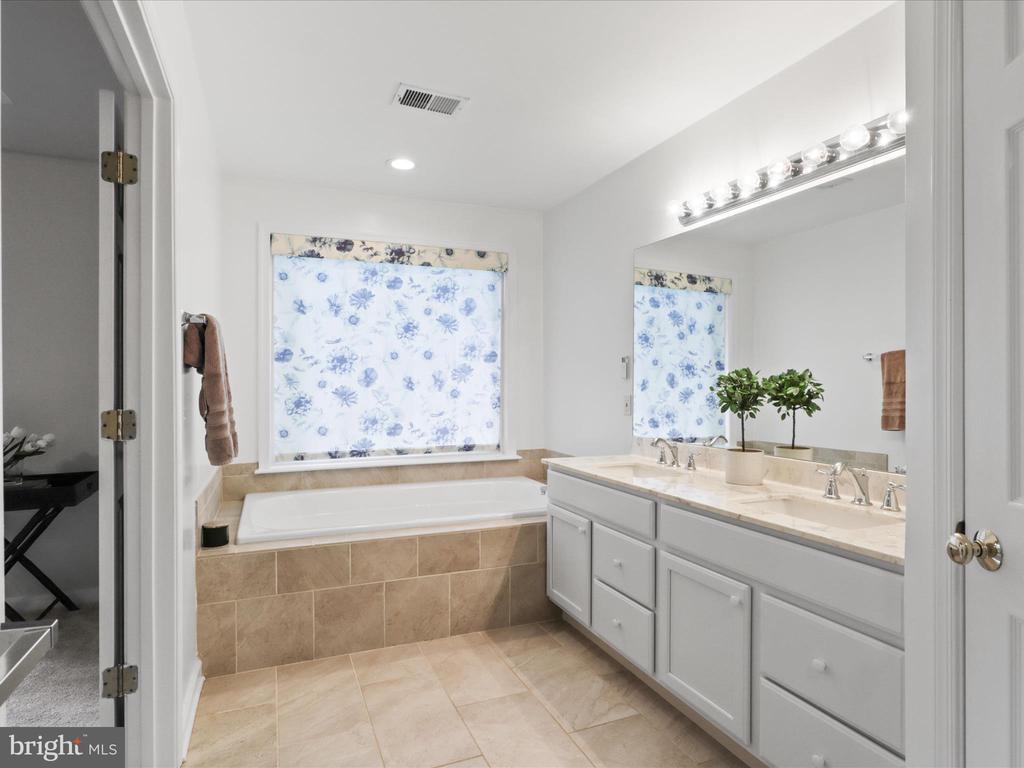9354 DEER GLEN COURT