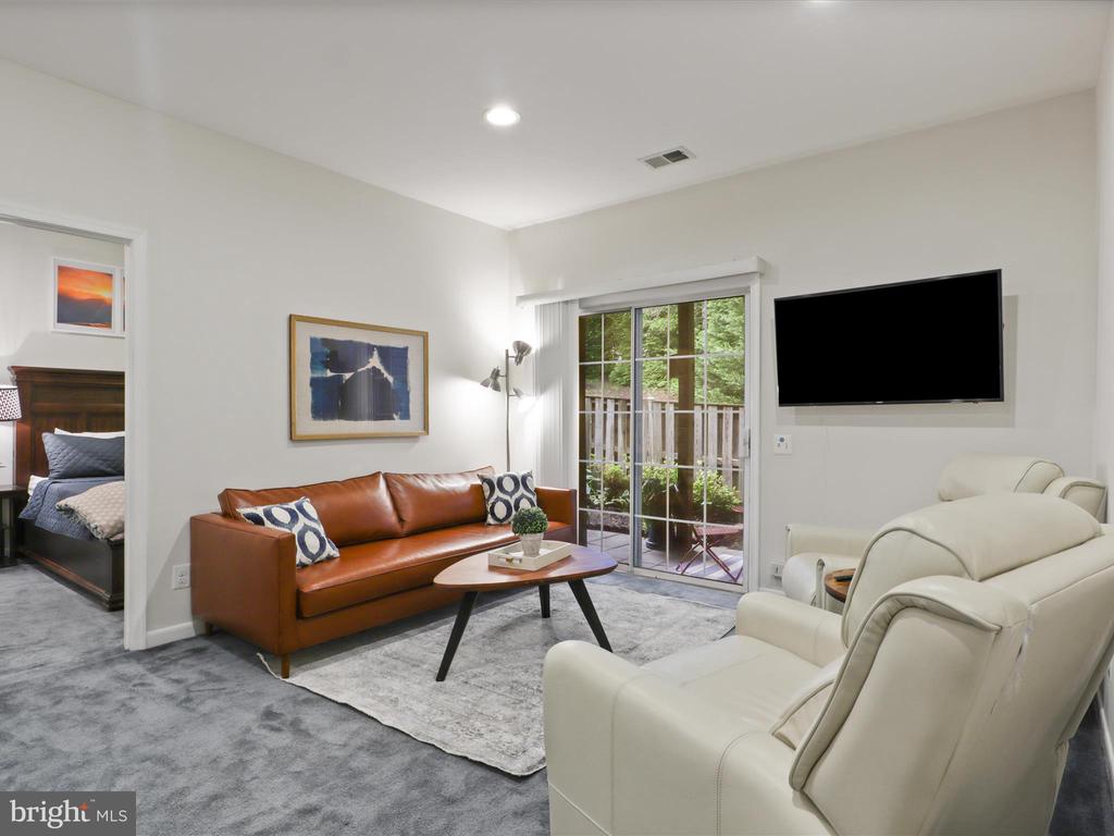 9354 DEER GLEN COURT