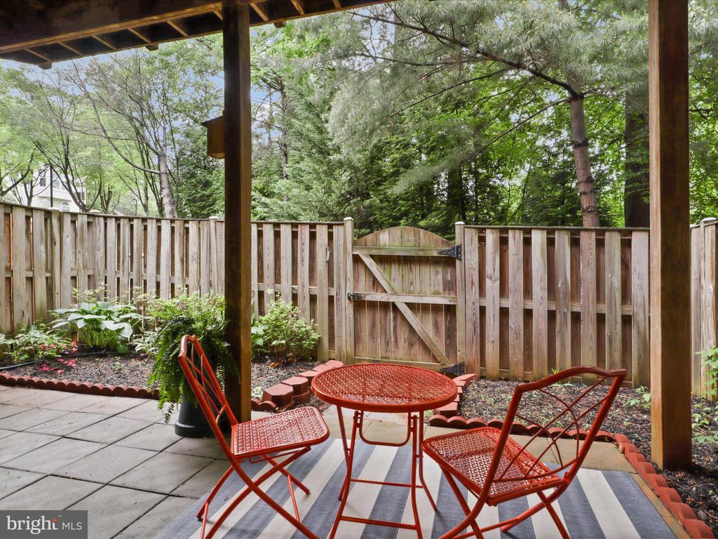 9354 DEER GLEN COURT