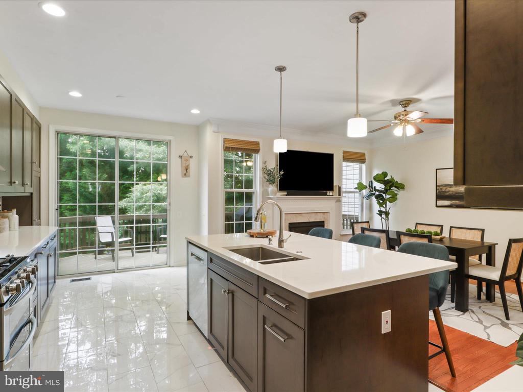 9354 DEER GLEN COURT
