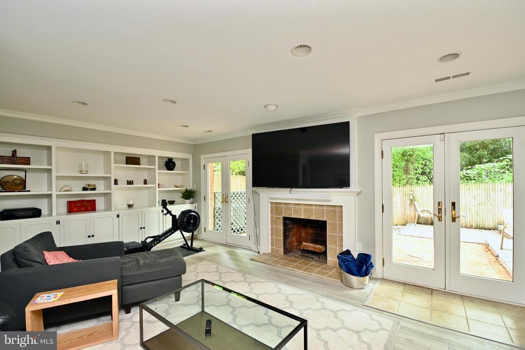 1441 MCLEAN MEWS COURT