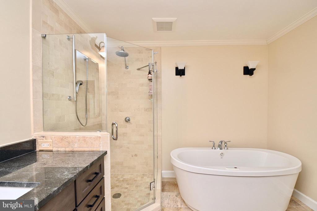 1441 MCLEAN MEWS COURT