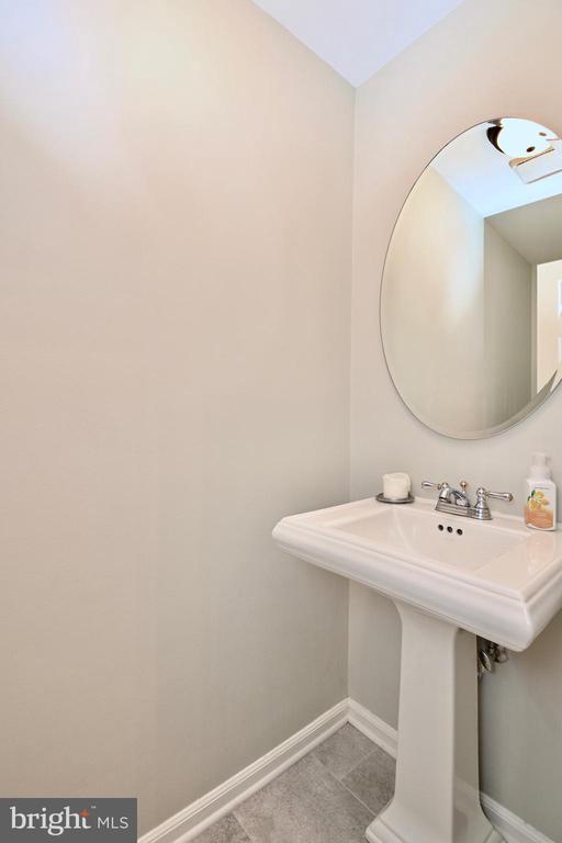 1441 MCLEAN MEWS COURT