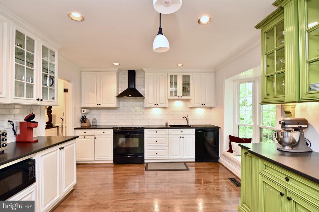 1441 MCLEAN MEWS COURT