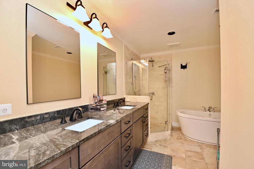 1441 MCLEAN MEWS COURT
