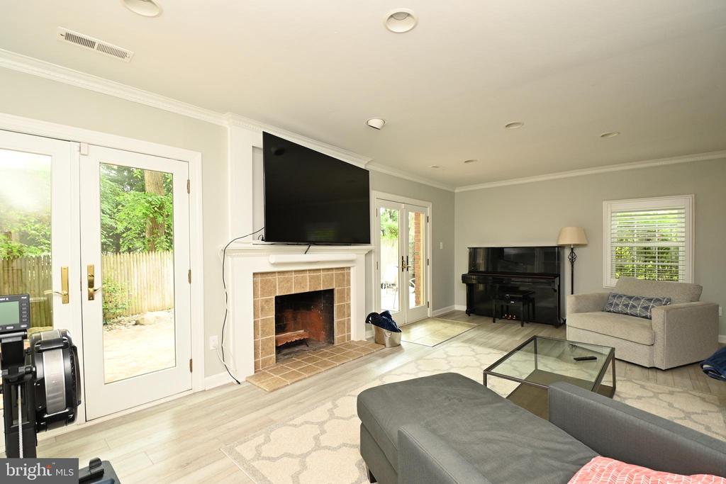 1441 MCLEAN MEWS COURT