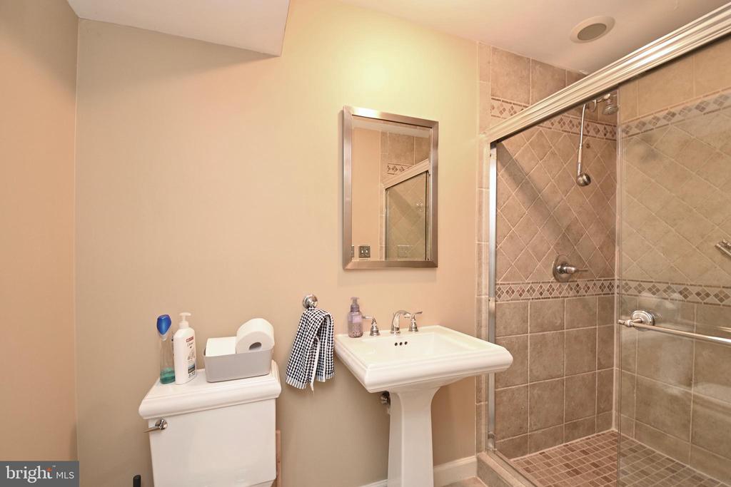 1441 MCLEAN MEWS COURT