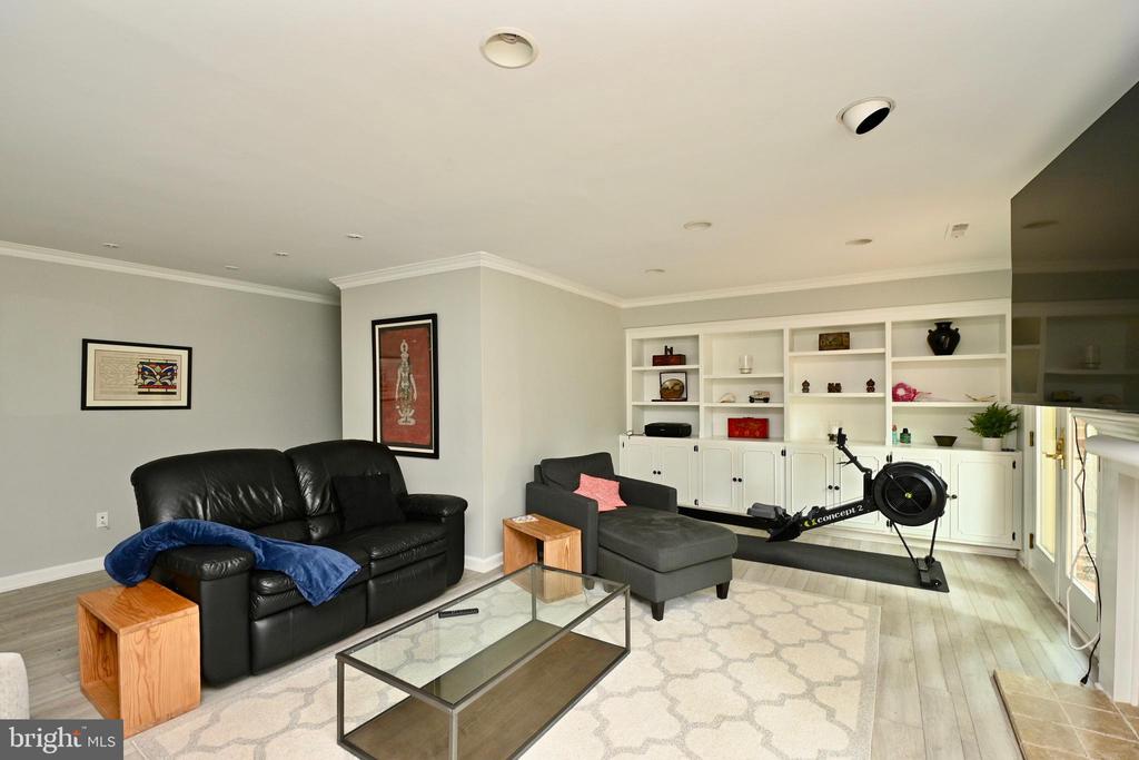 1441 MCLEAN MEWS COURT