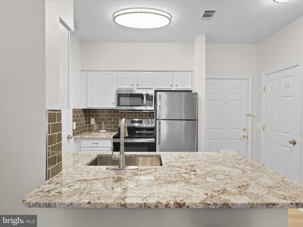 1521 SPRING GATE DRIVE Unit: 10107