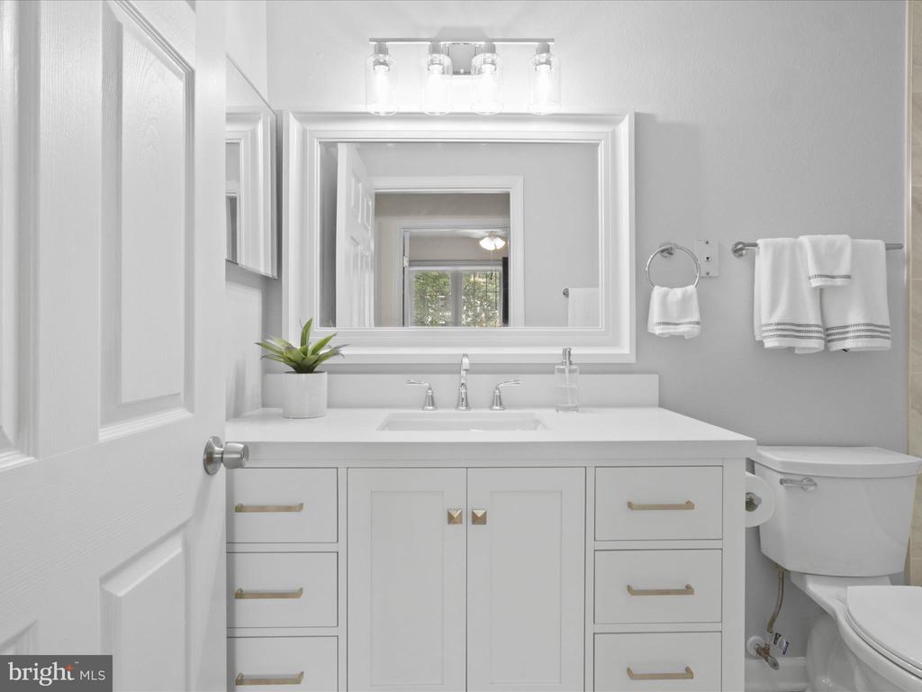 1521 SPRING GATE DRIVE Unit: 10107