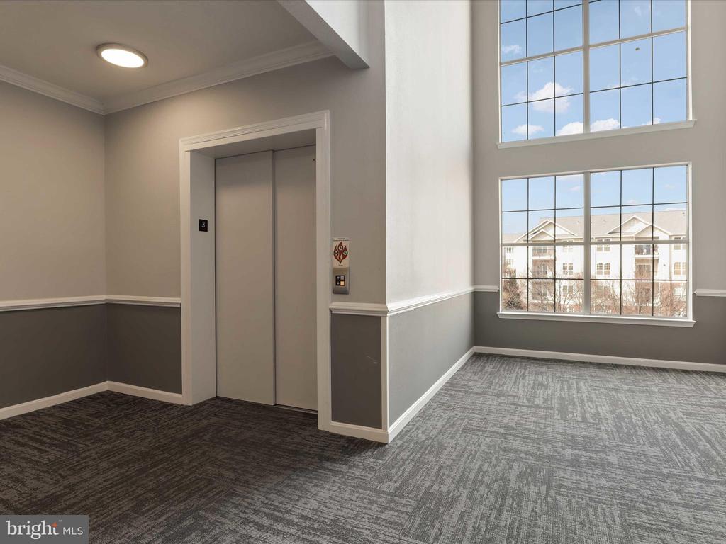 1521 SPRING GATE DRIVE Unit: 10107