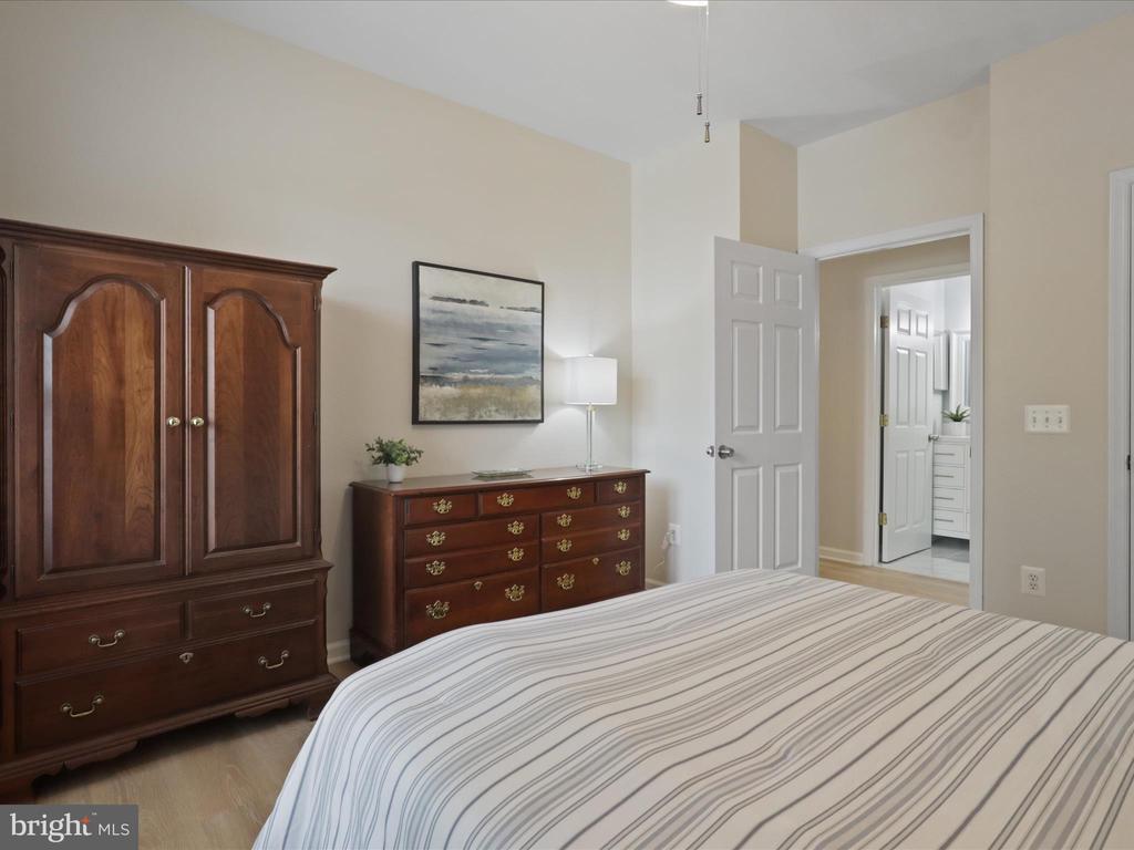 1521 SPRING GATE DRIVE Unit: 10107