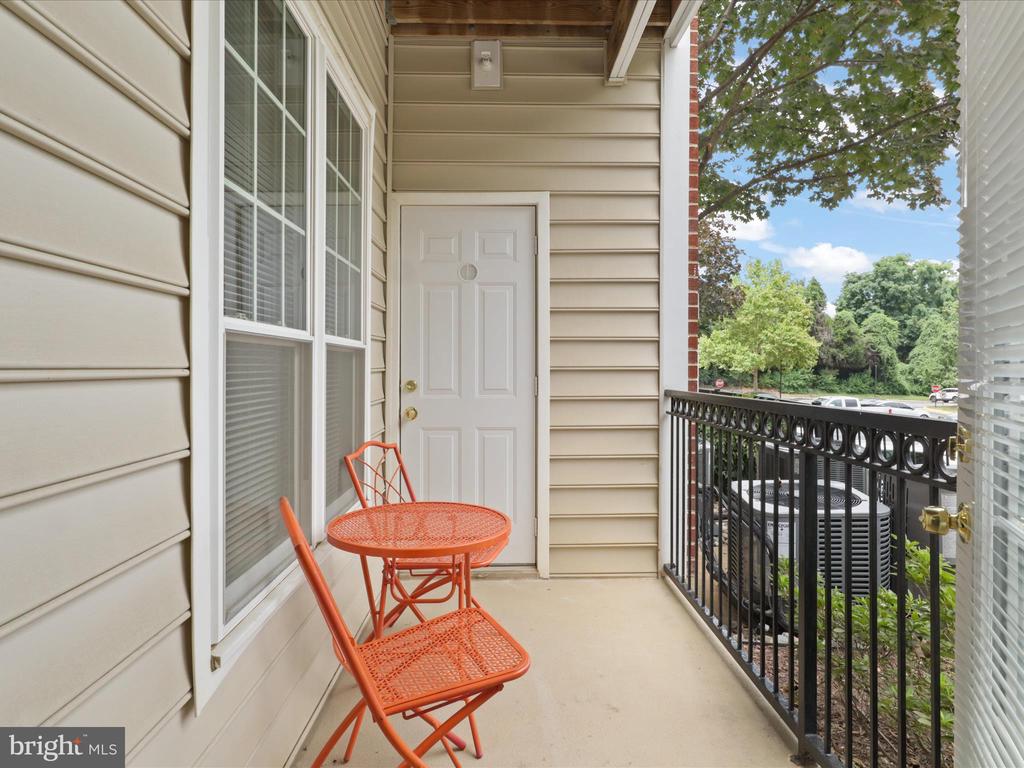 1521 SPRING GATE DRIVE Unit: 10107